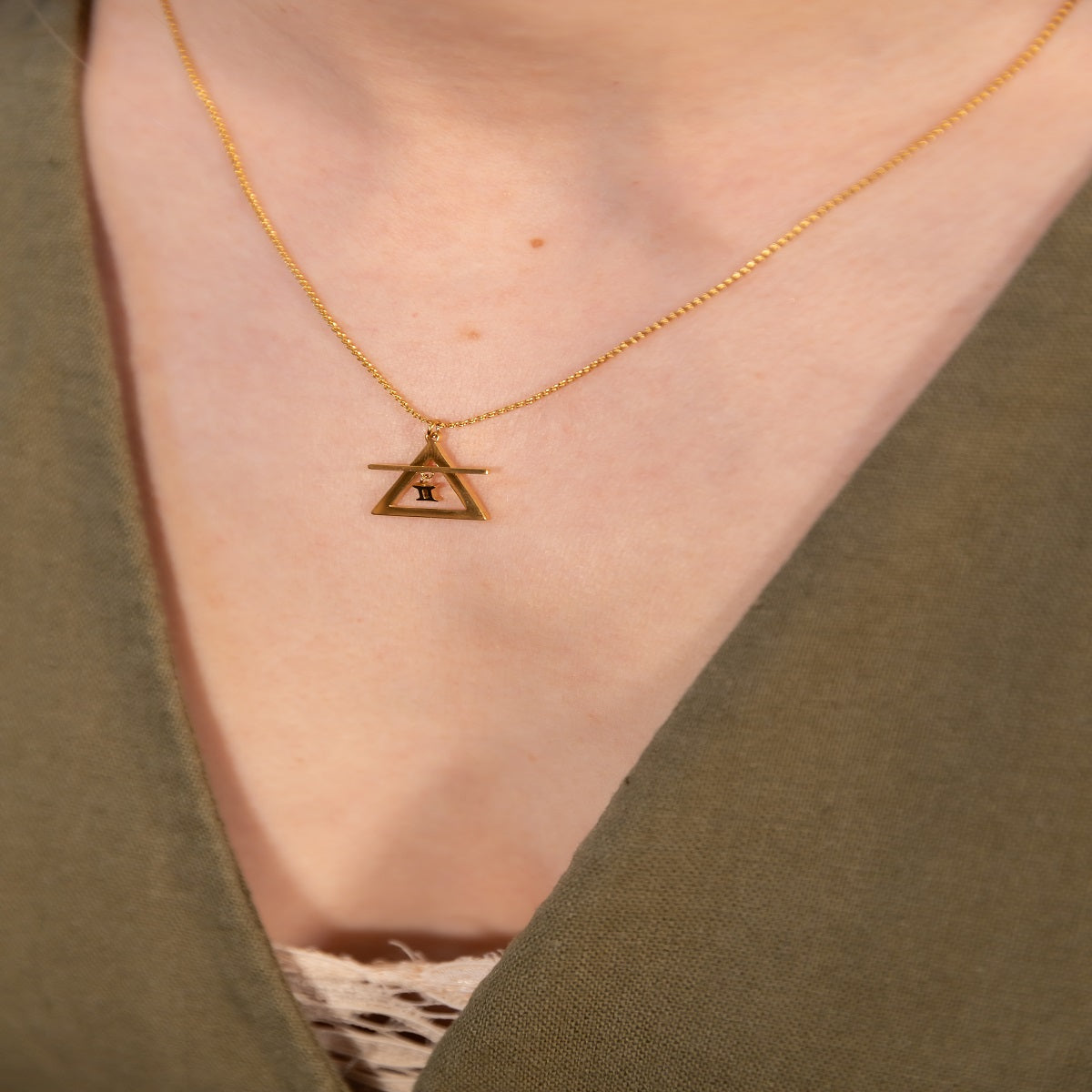 Air meets Gemini necklace